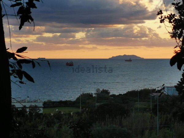 appartamento in vendita a Livorno in zona Antignano