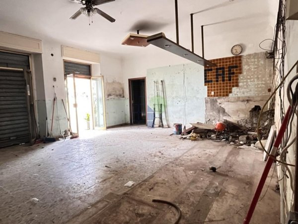 negozio in vendita a Livorno in zona Montenero