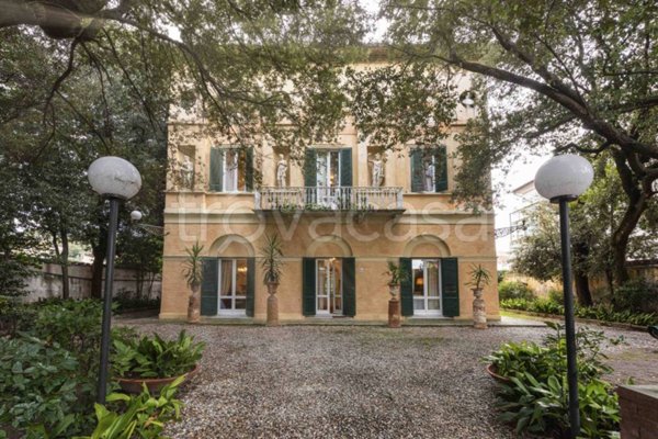 casa indipendente in vendita a Livorno in zona Antignano