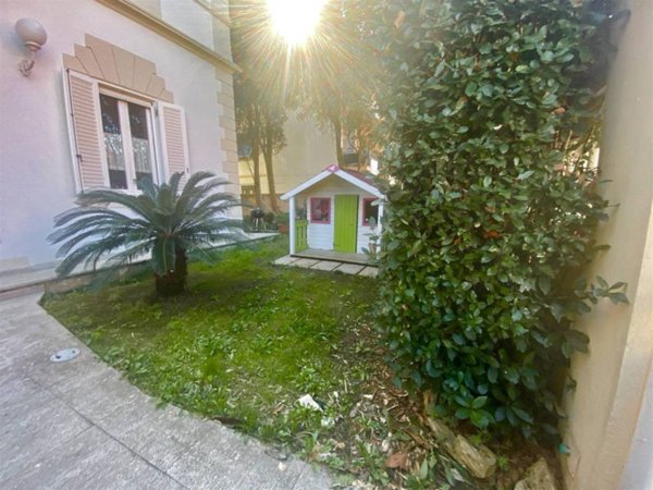 casa indipendente in vendita a Livorno in zona Montenero
