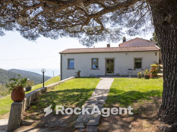 casa indipendente in vendita a Livorno in zona Montenero