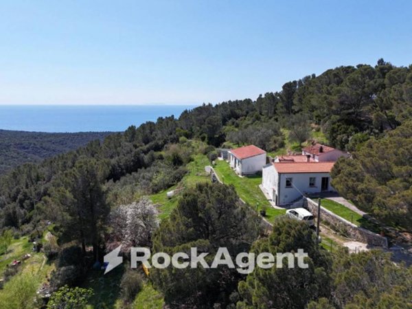 casa indipendente in vendita a Livorno in zona Montenero