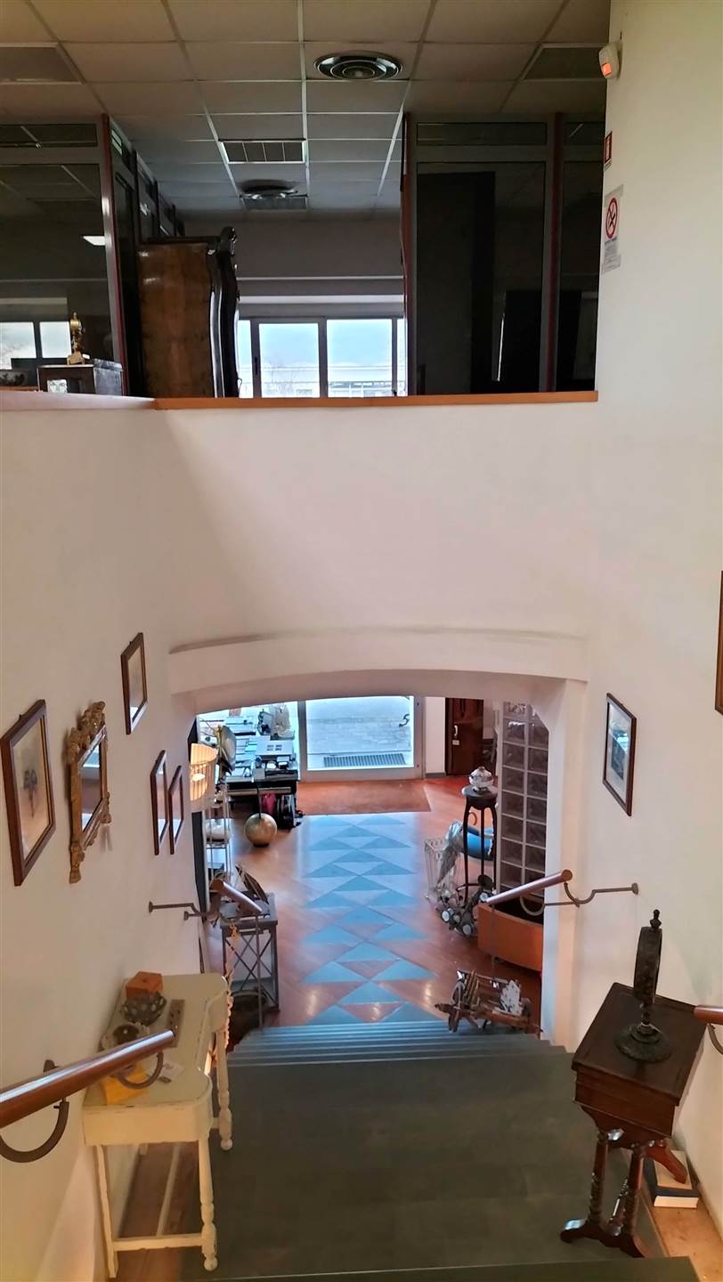 locale commerciale in vendita a Livorno