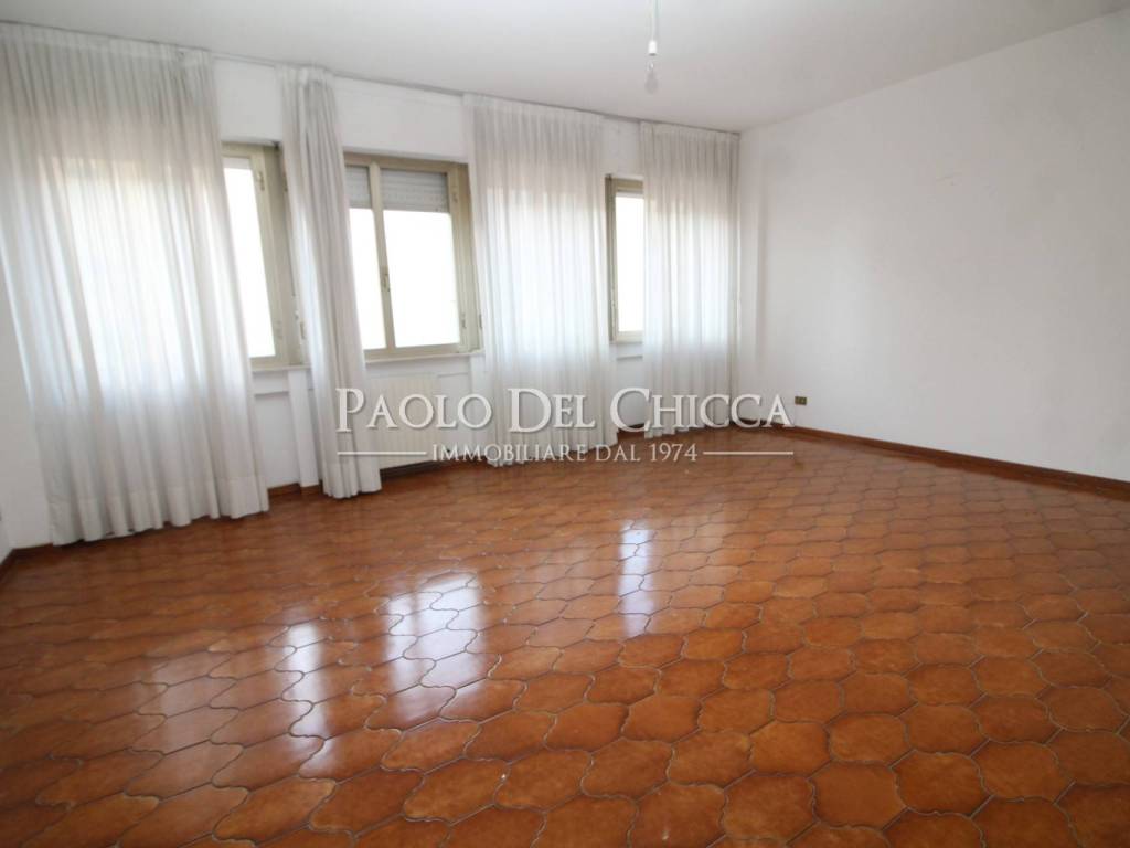 appartamento in vendita a Livorno in zona Lungomare