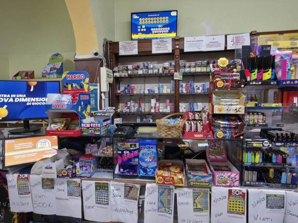 negozio in vendita a Livorno