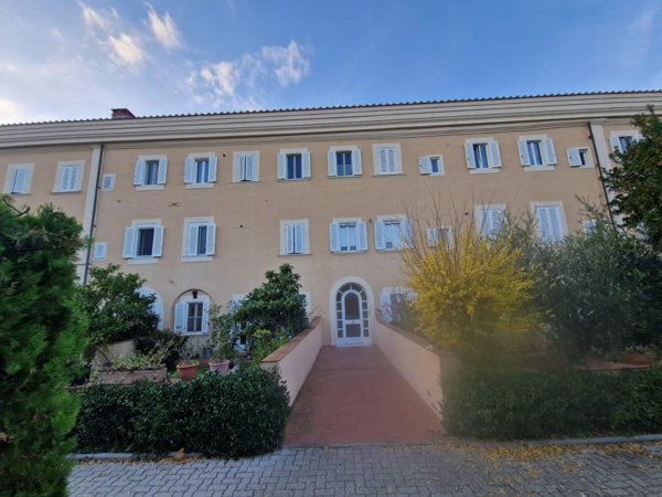 appartamento in vendita a Livorno in zona Montenero