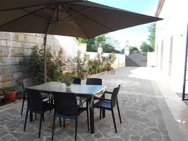 casa indipendente in vendita a Livorno in zona Collinaia