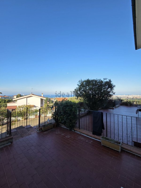 appartamento in vendita a Livorno in zona Montenero