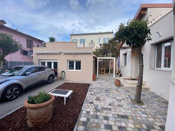 casa indipendente in vendita a Livorno in zona Stazione