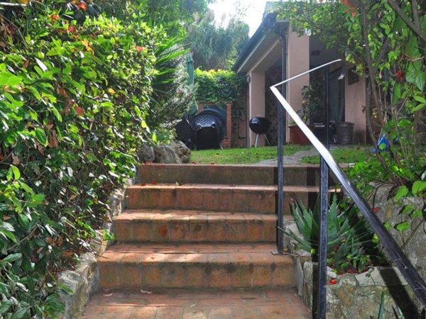 casa indipendente in vendita a Livorno in zona Montenero