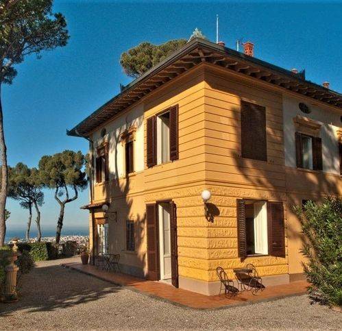 casa indipendente in vendita a Livorno in zona Montenero