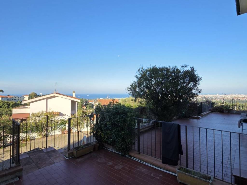 appartamento in vendita a Livorno in zona Limoncino