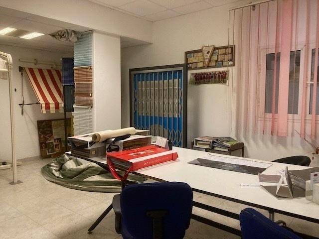 locale commerciale in vendita a Livorno