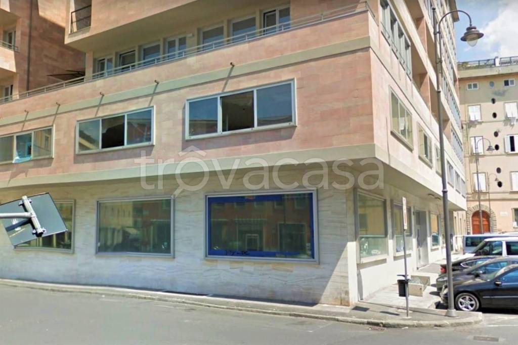 negozio in vendita a Livorno in zona Centro Città