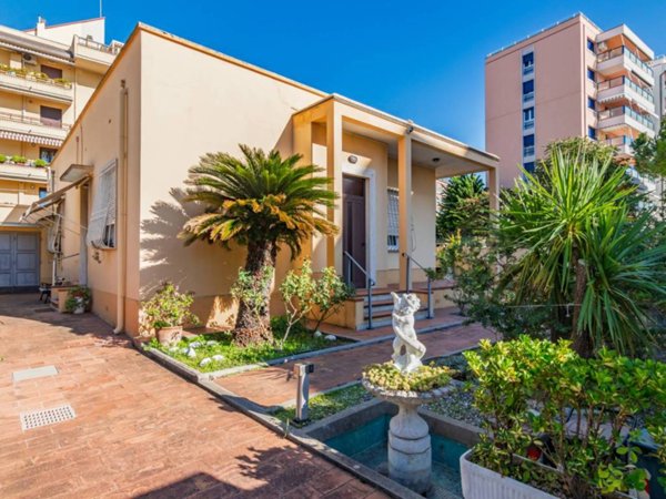 casa indipendente in vendita a Livorno