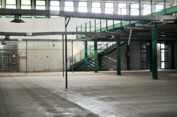 capannone in vendita a Livorno in zona Padula