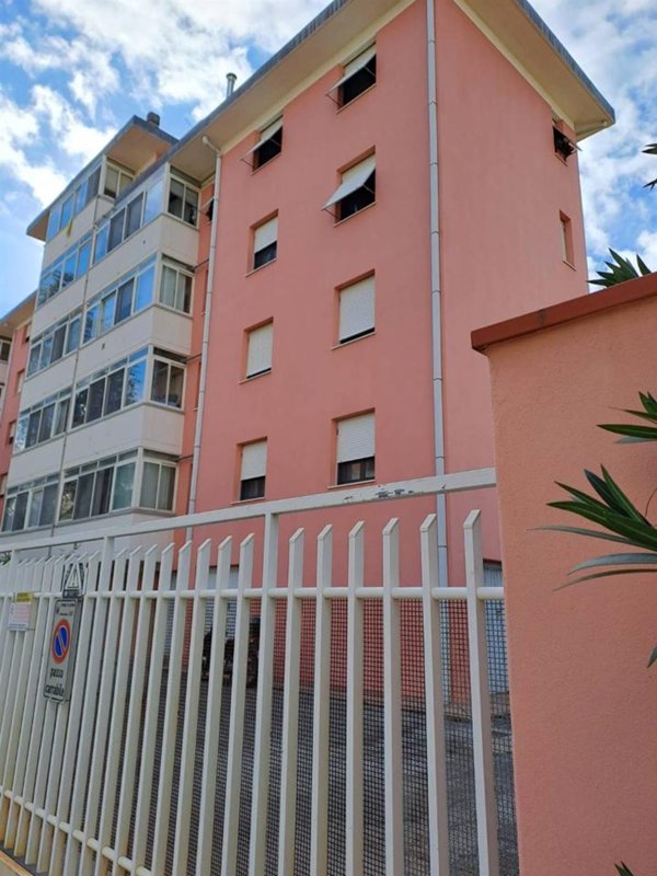 appartamento in vendita a Livorno in zona Limoncino