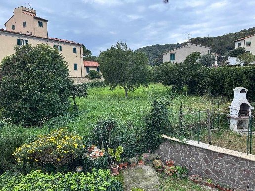 appartamento in vendita a Livorno in zona Antignano