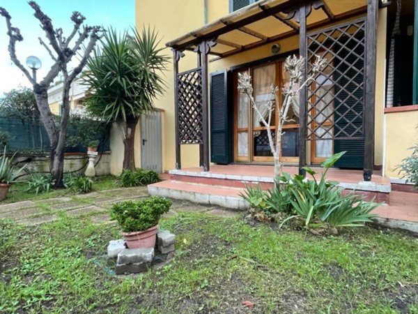 appartamento in vendita a Livorno in zona Montenero