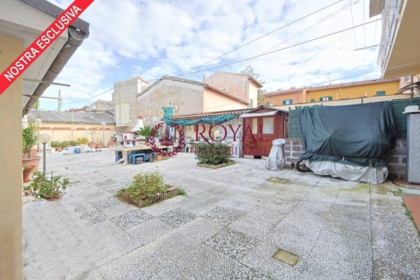 esavano in vendita a Livorno in zona Le Basse