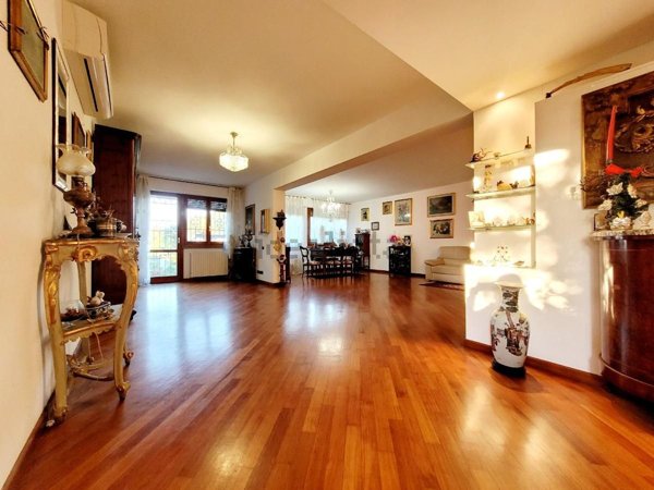 casa indipendente in vendita a Livorno in zona Montenero