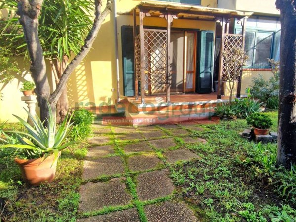 appartamento in vendita a Livorno in zona Montenero