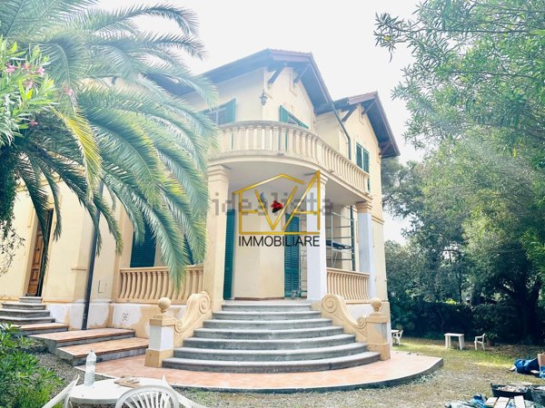 casa indipendente in vendita a Livorno in zona Quercianella