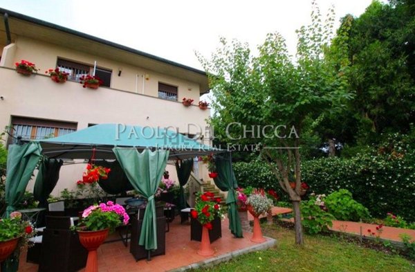 esavano in vendita a Livorno in zona Montenero