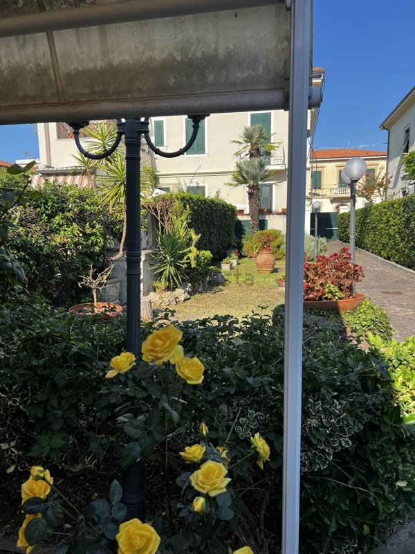 pentavano in vendita a Livorno