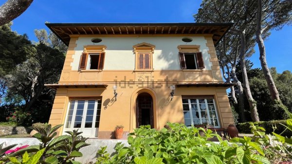 casa indipendente in vendita a Livorno in zona Montenero