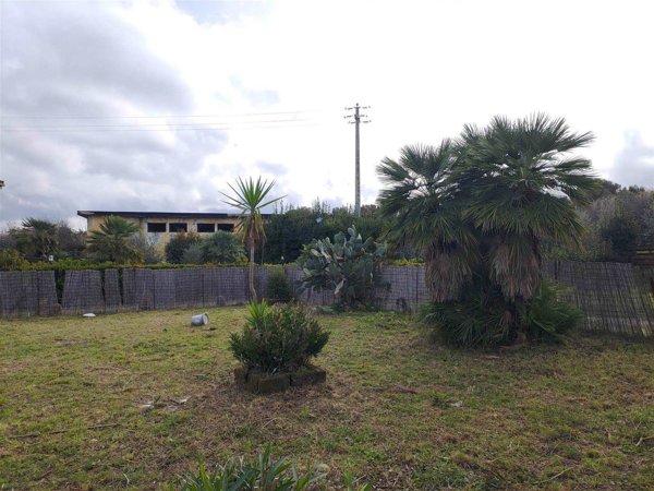 casa indipendente in vendita a Livorno in zona Montenero