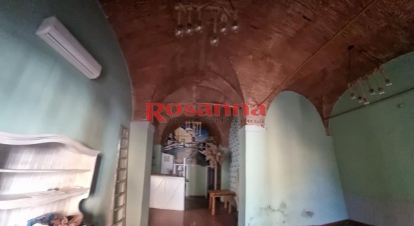 locale commerciale in vendita a Livorno