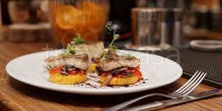 negozio in vendita a Livorno in zona Centro Città