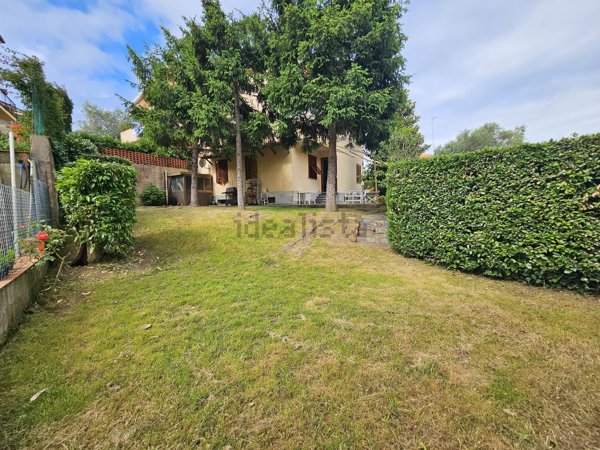 appartamento in vendita a Livorno in zona Montenero