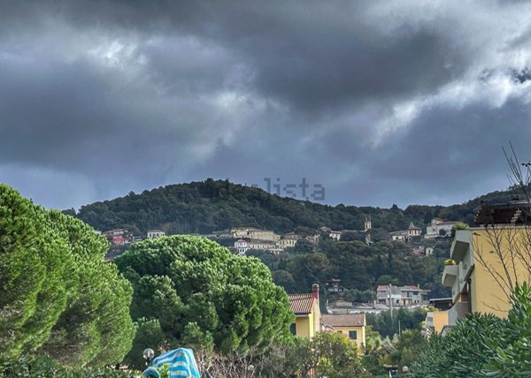 appartamento in vendita a Livorno in zona Montenero