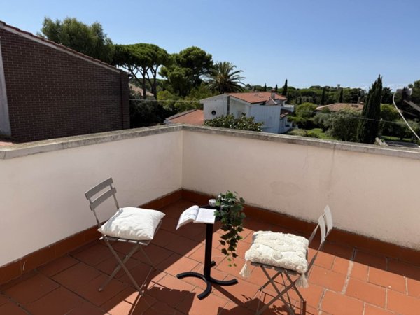 casa indipendente in vendita a Livorno in zona Collinaia