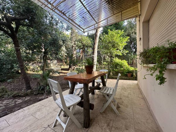 casa indipendente in vendita a Livorno in zona Montenero