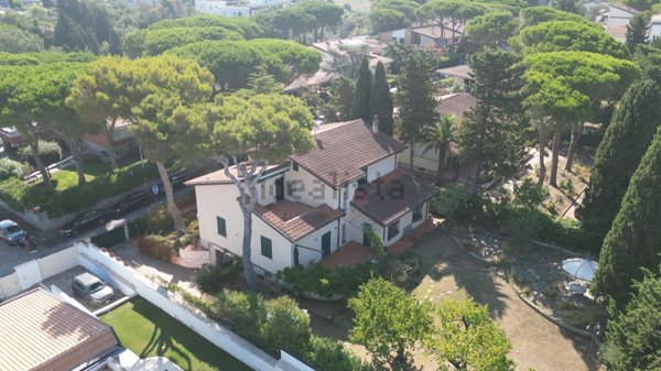 casa indipendente in vendita a Livorno in zona Montenero