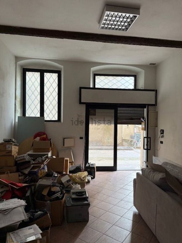 locale di sgombero in vendita a Livorno