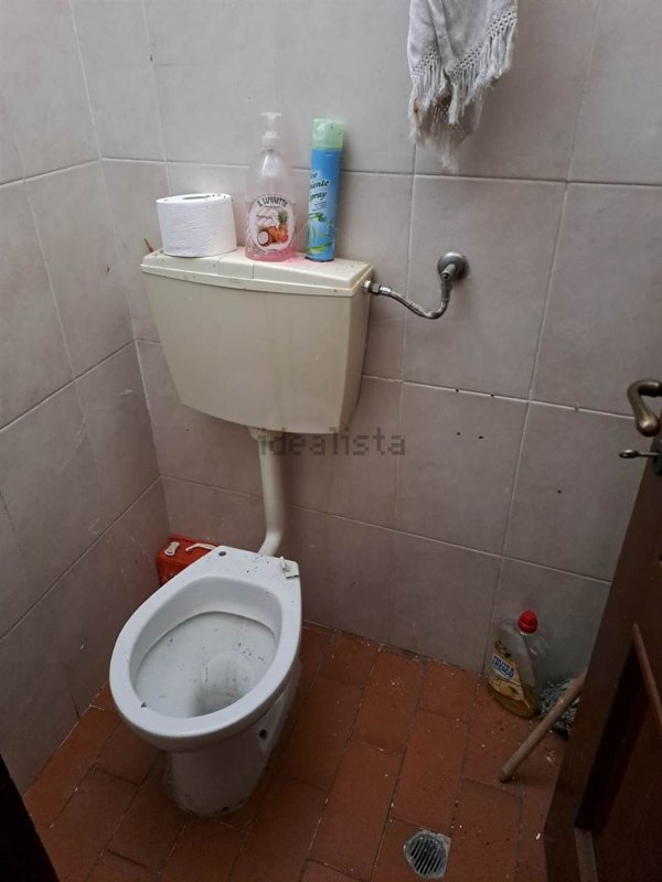 locale di sgombero in vendita a Livorno