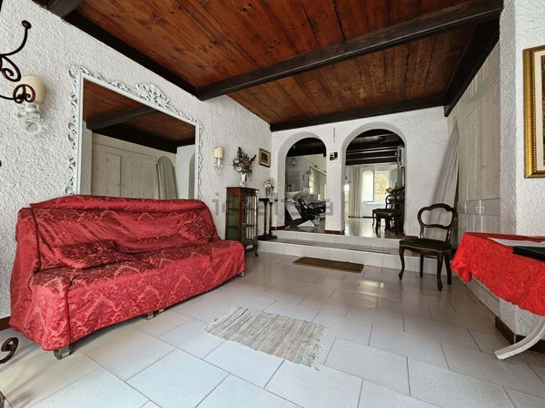 locale commerciale in vendita a Livorno