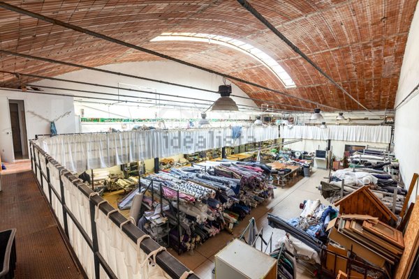 capannone in vendita a Livorno