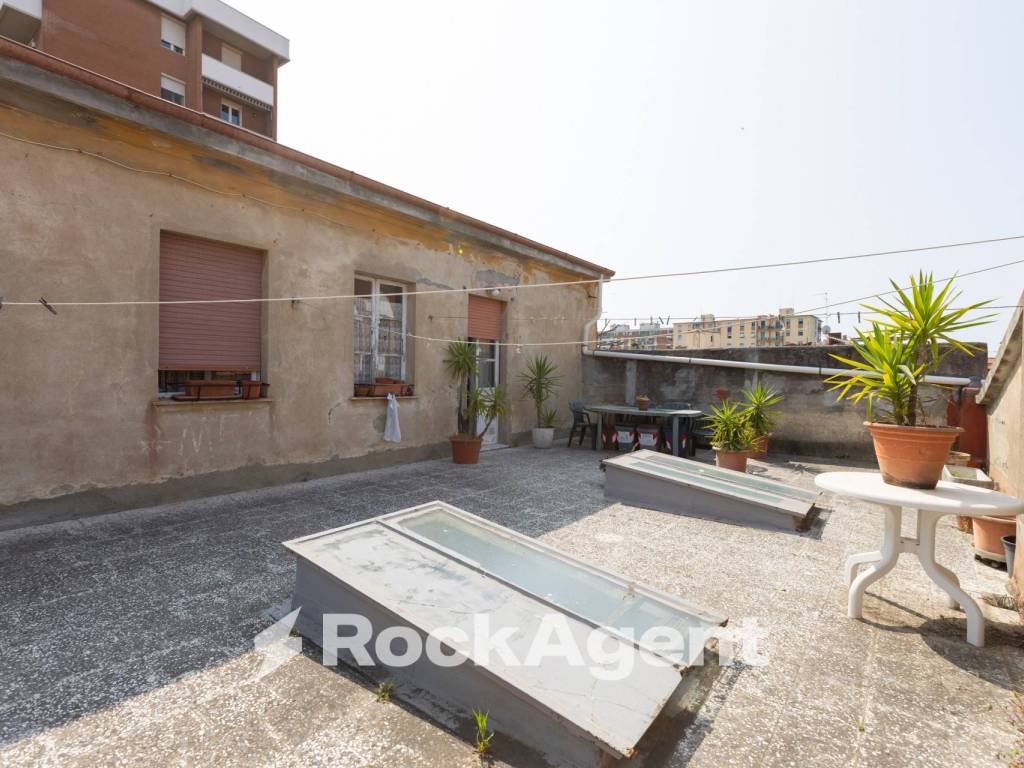 casa indipendente in vendita a Livorno in zona Stazione