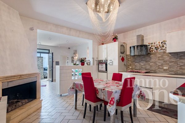 casa semindipendente in vendita a Livorno in zona Castellaccio