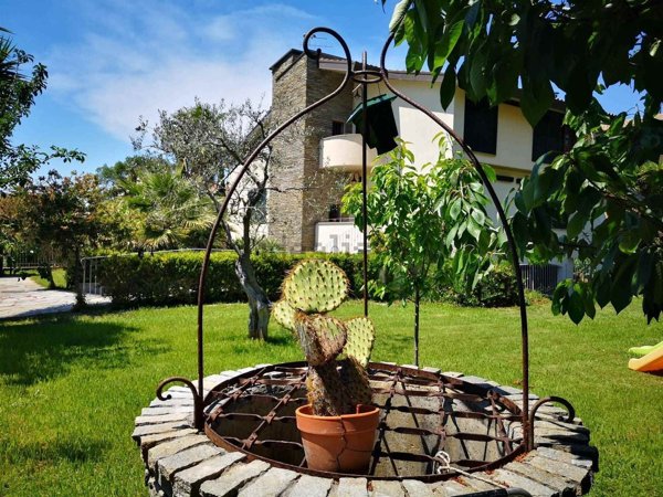 appartamento in vendita a Livorno in zona Montenero