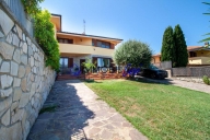 casa indipendente in vendita a Livorno in zona Montenero