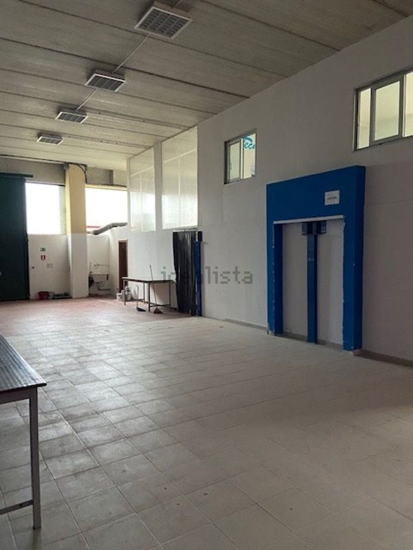 capannone in vendita a Livorno