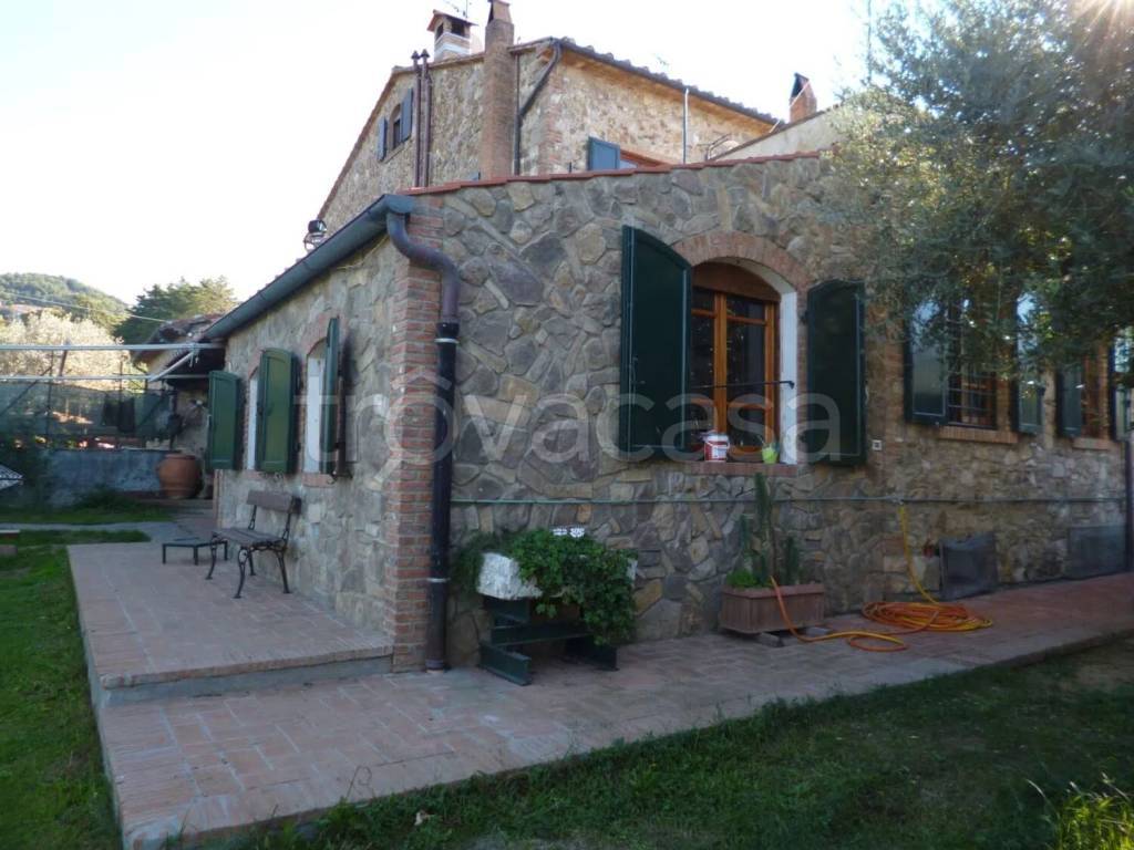 casa indipendente in vendita a Livorno in zona Montenero