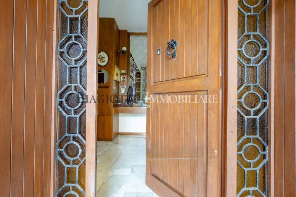 casa indipendente in vendita a Livorno in zona Montenero