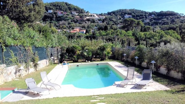 casa indipendente in vendita a Livorno in zona Limoncino